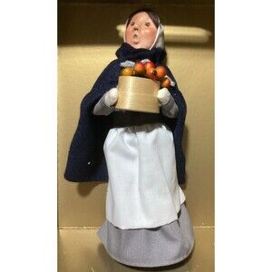 Byers Choice Retired 2007 Pilgrim Girl Figurine with Wooden Box Of Fruit
